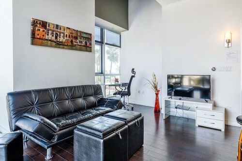 Beverly Hills, CA Aparthotels and Serviced Apartments cozycozy