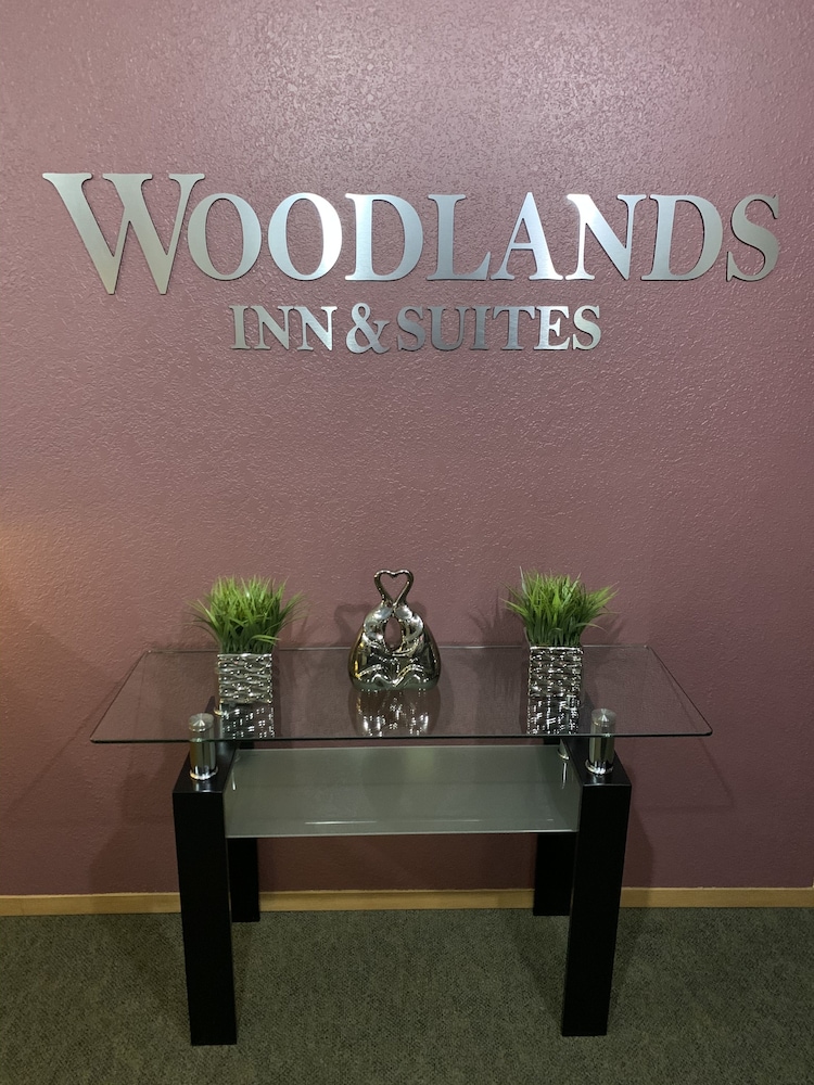 Woodland Inn & Suites - Medford