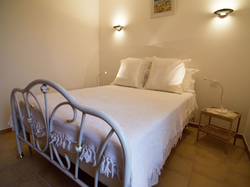 Maison De Vacances Avec Piscine Privée Clôturée - Gard