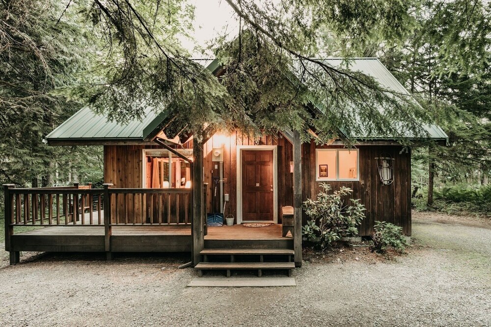 Mt. Baker Rim Cabin #32 - A Cute, Private, 2-story Family Cabin! - Washington