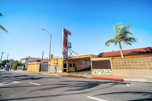 Best motels in Compton, CA with cozycozy