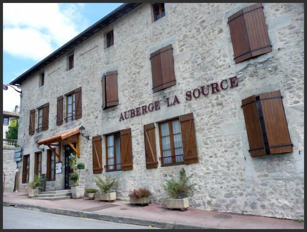 Auberge La Source - Logis Hôtels - Masakra w Oradour