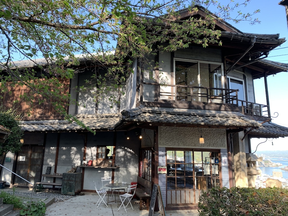 Onomichi Guest House Miharashi-tei - Hostel - Hiroshima Prefecture, Japan