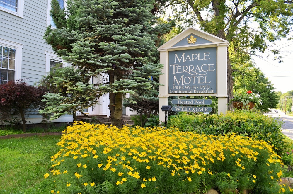 Maple Terrace Motel - New England