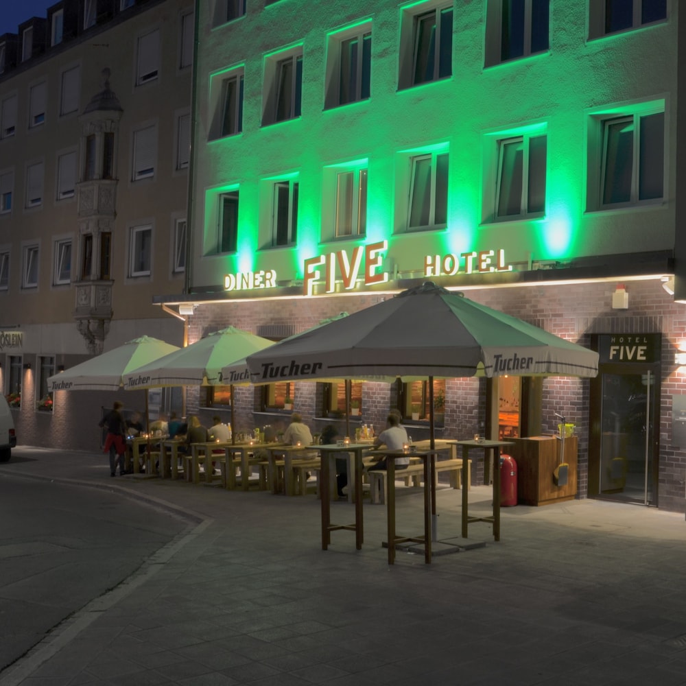 Hotel Five - Stein