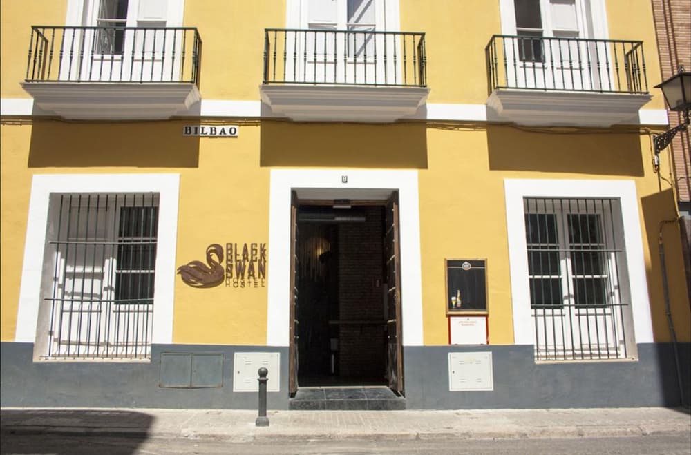 Black Swan Hostel Sevilla - Santiponce