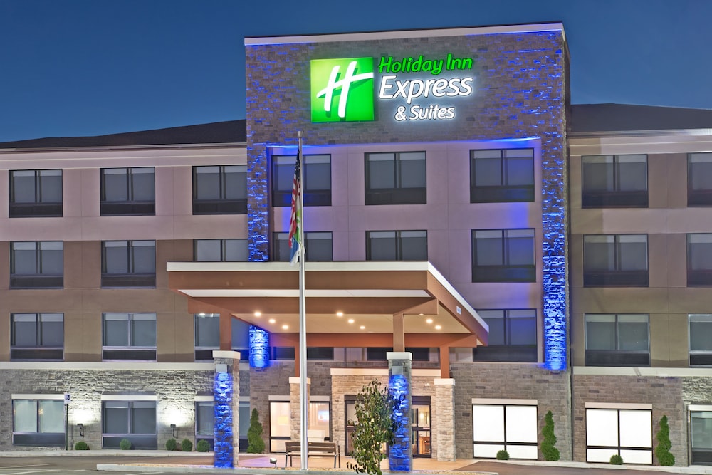 Holiday Inn Express & Suites Uniontown - California