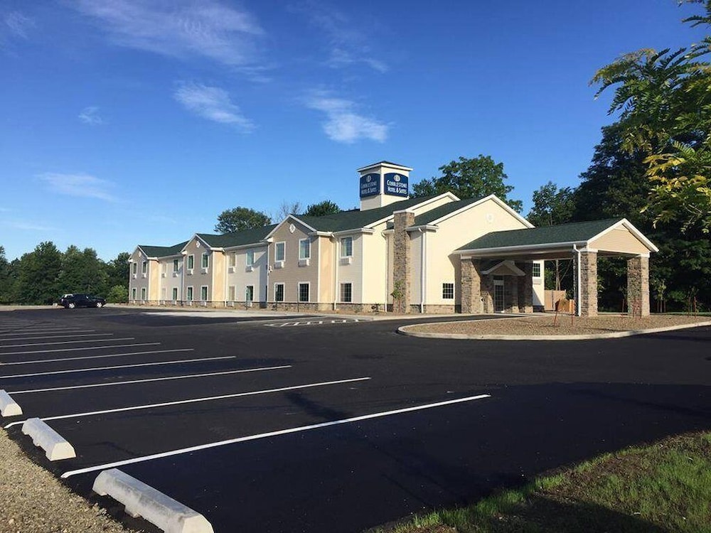 Cobblestone Hotel & Suites - Harborcreek - Lake Erie, PA