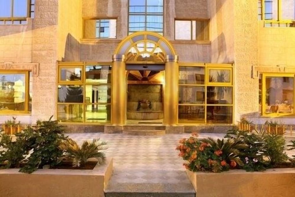 Capri Hotel Suites - Amman