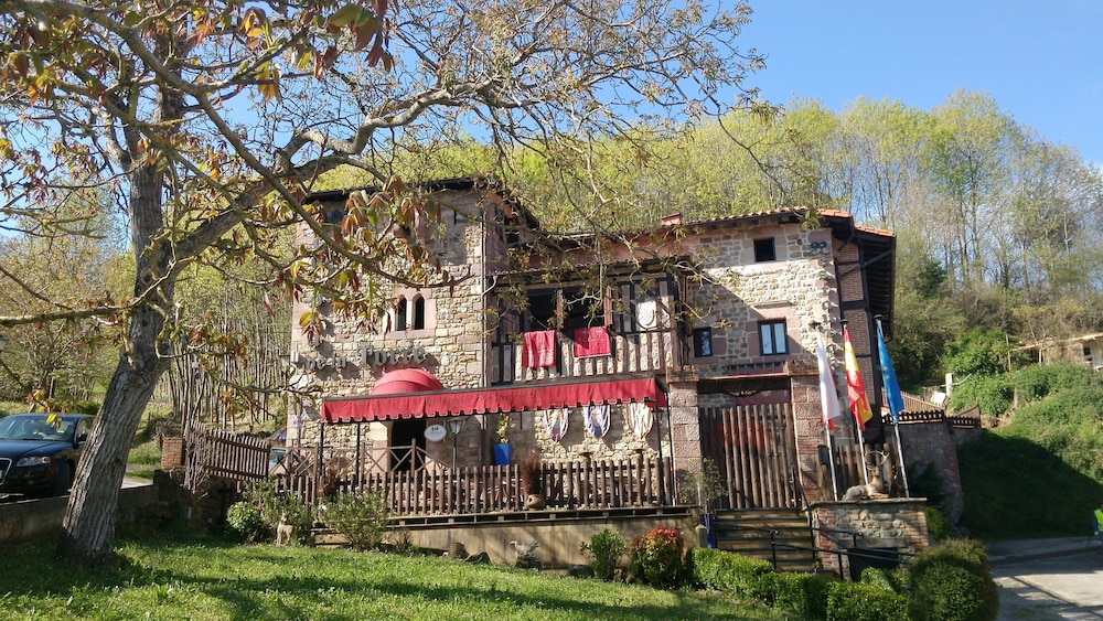 Hotel La Casona De La Torre - Ruente