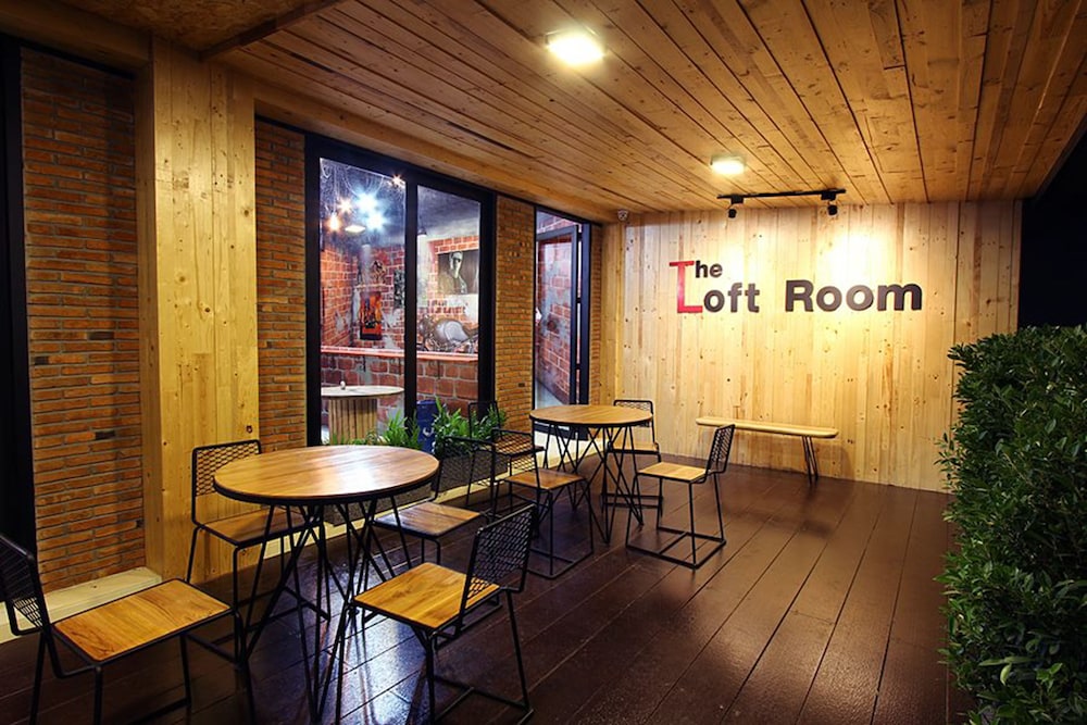 The Loft Room Nimman - Mae Rim