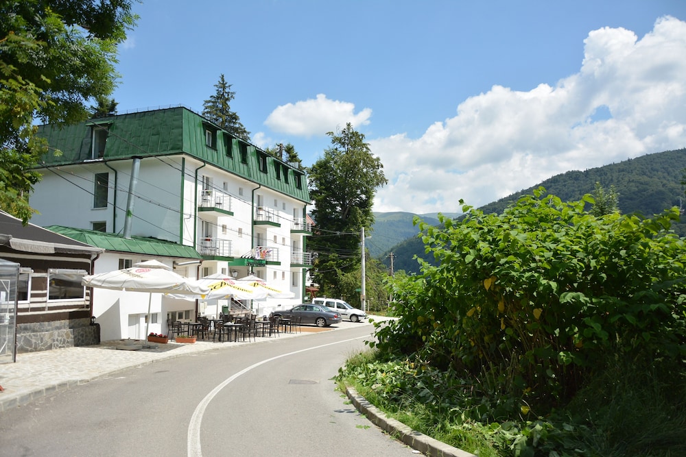 Hotel Green Palace - Județul Dâmbovița