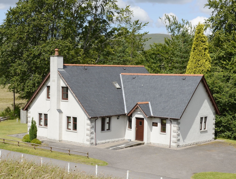 The Factor's Inn & Factor's Cottage - Fort William