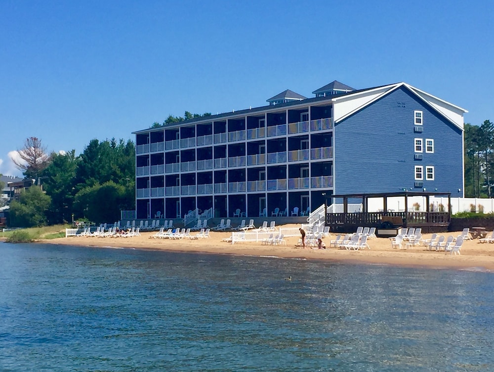 The Baywatch Resort - Michigan