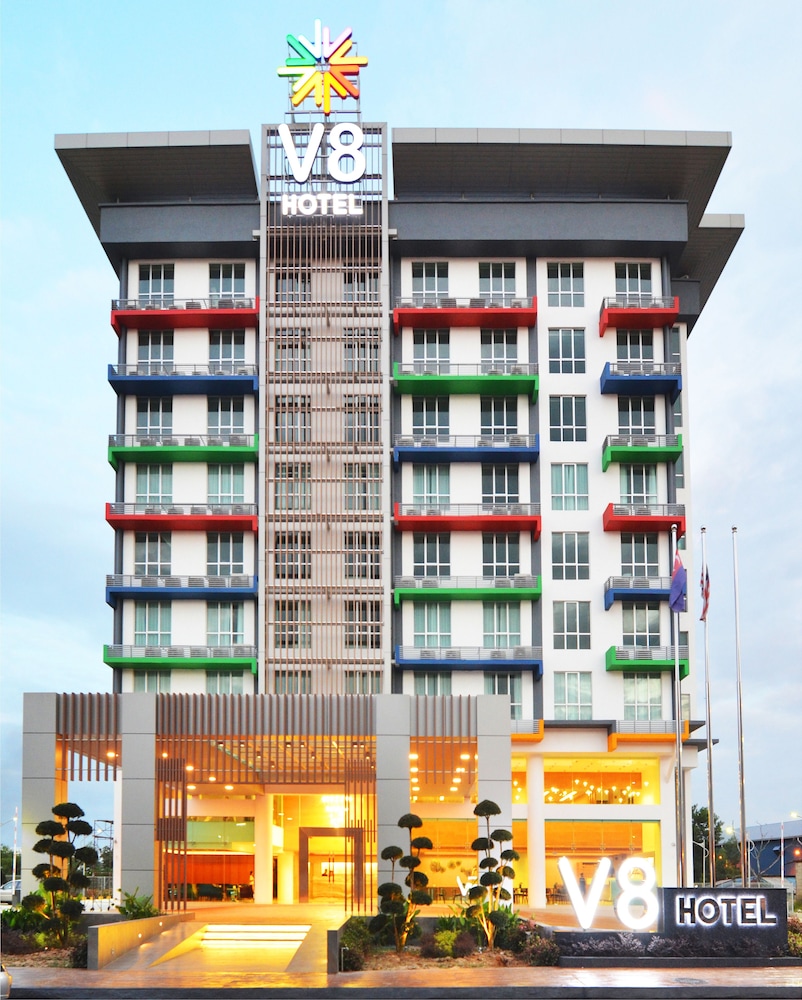 V8 Hotel - Gelang Patah