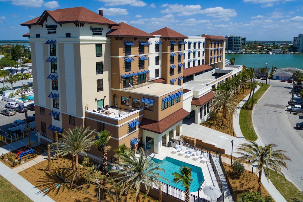 Fairfield Inn & Suites By Marriott Clearwater Beach - Clearwater Beach, FL