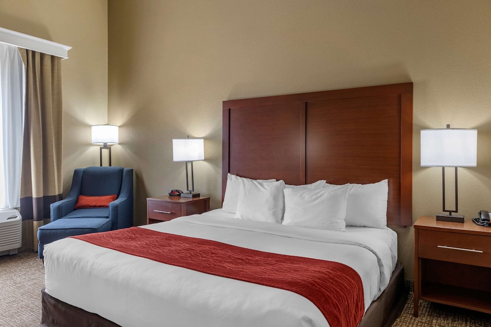 Comfort Inn & Suites Augusta - Kansas