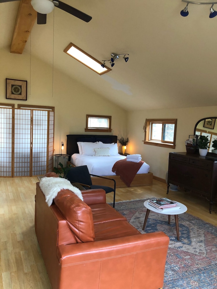 Mountaintop Studio & Pool <Br>country Vibe Hike Dine Relax<br>charming  ️‍️‍️ <Br> <Br> - State of New York