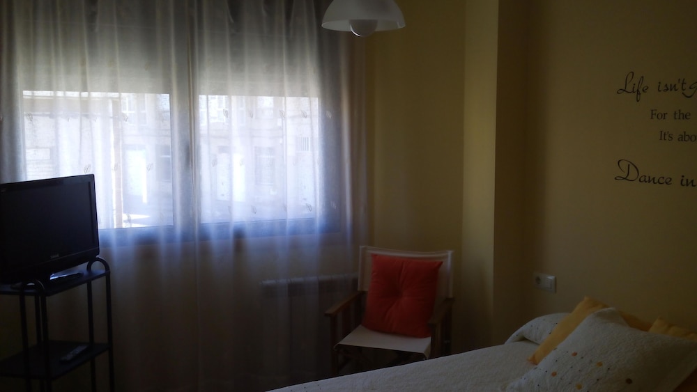 Cozy Apartment Near Bouzas Beach In Vigo - Vigo