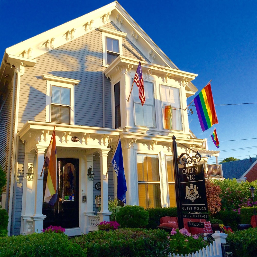 Queen Vic Guest House Provincetown Adults Only - Cape Cod
