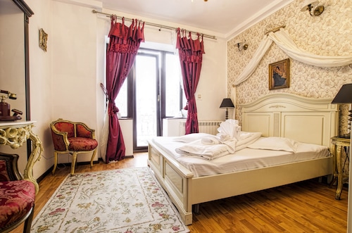 Hotel Coroana Moldovei - Județul Bacău