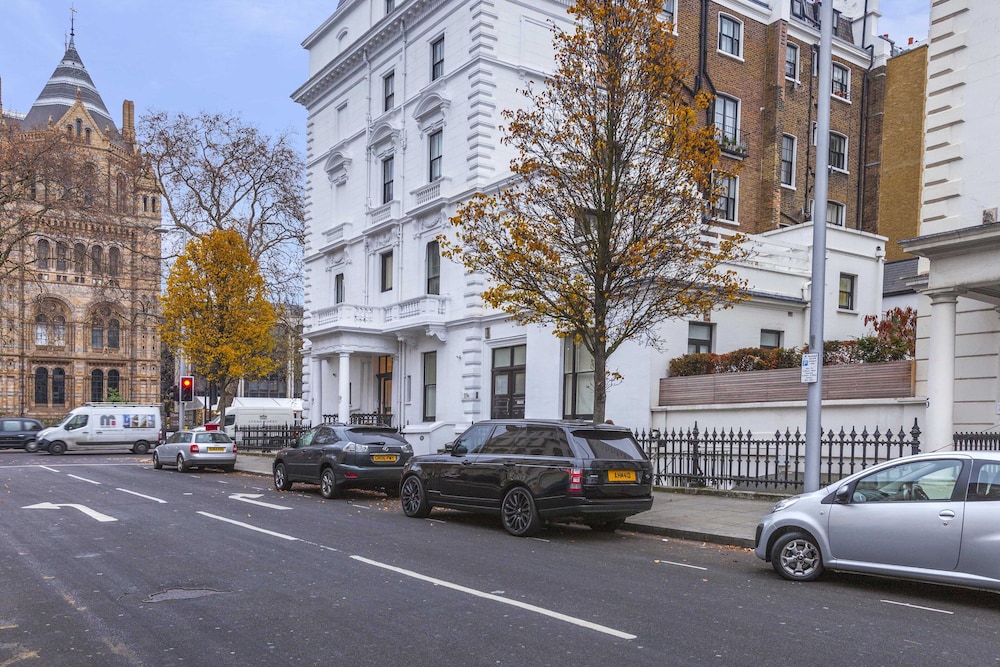 South Kensington Apartment - Earl's Court