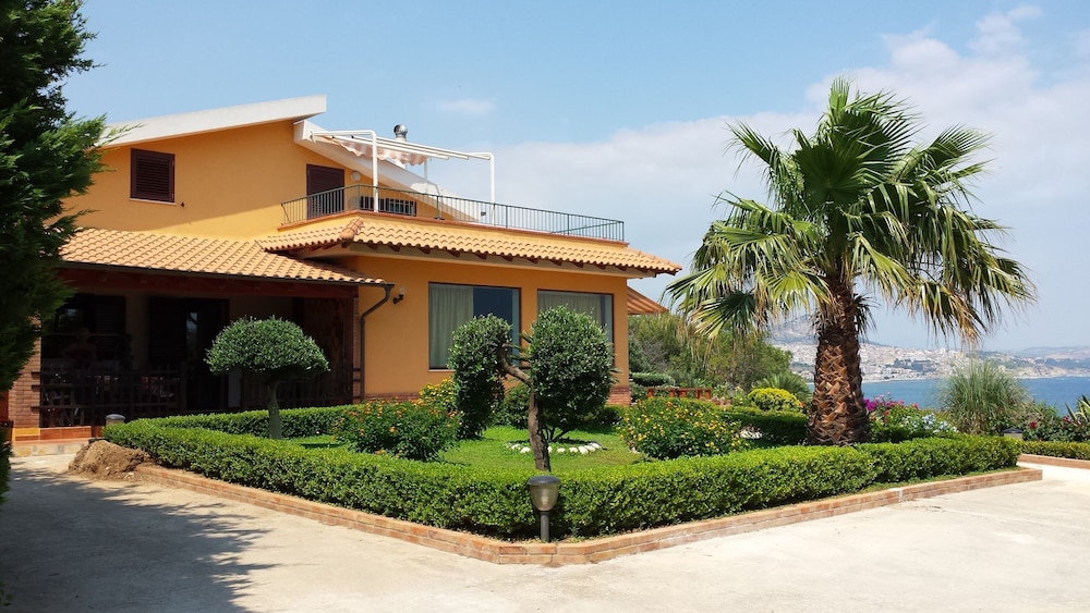 Villavenezia Apartment In Villa With Garden On The Sea Of Capo S.marco Sciacca - Sicily