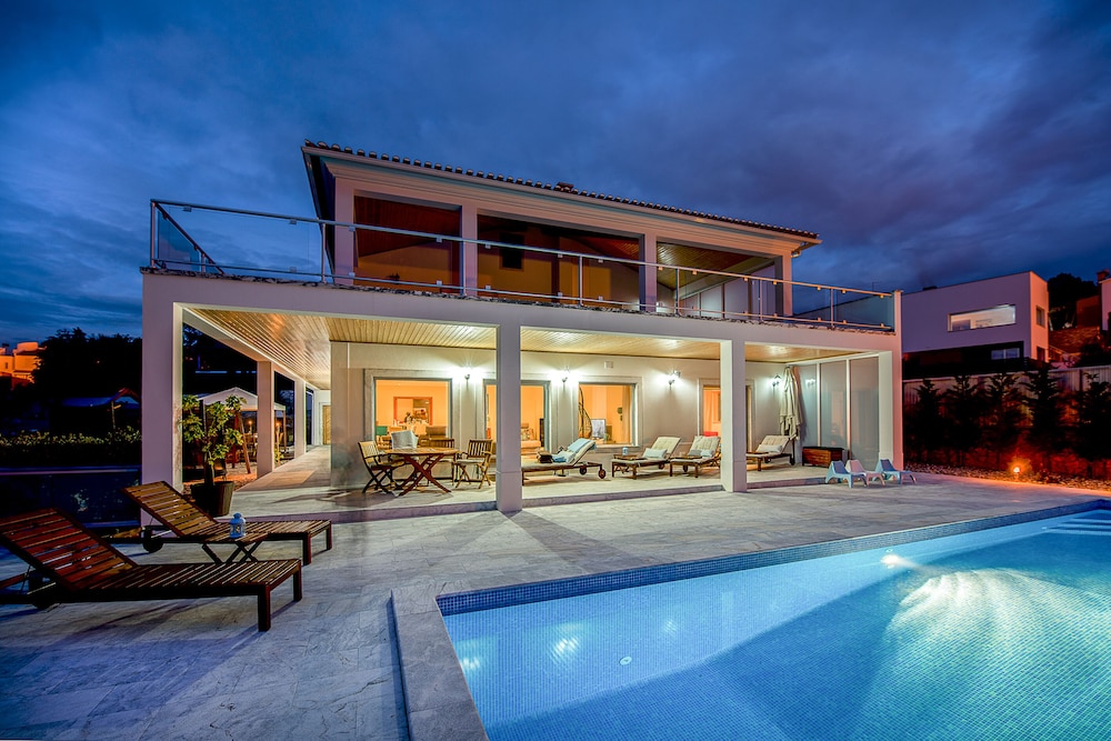 Luxury Modern Family Villa With Lagoon Views, Private Heated Pool, Free Wifi - Foz do Arelho