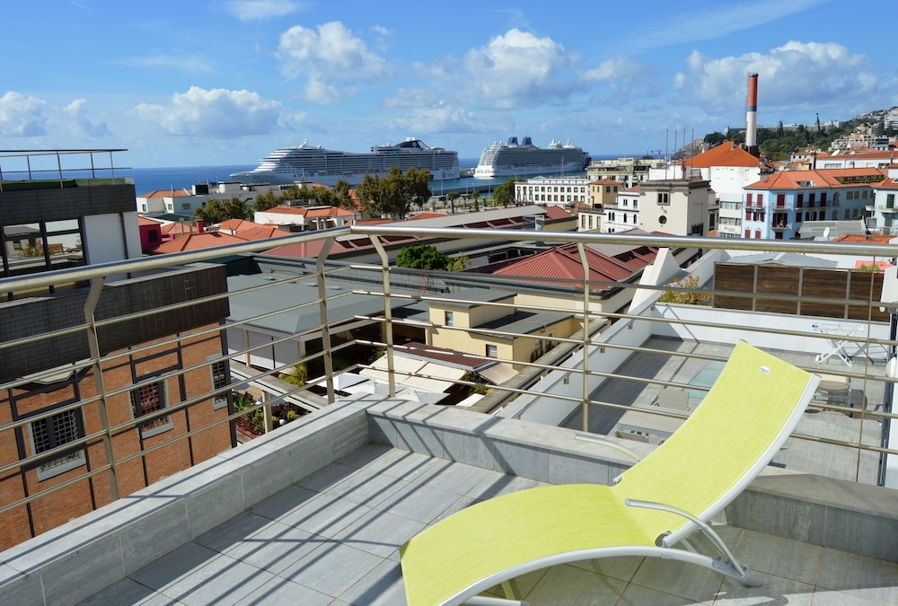Top Floor in City Center Funchal - Madeira