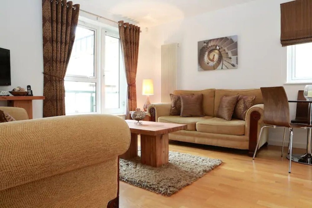 The Park - Holyrood Road Apartment With Free Parking And Lift Access - Musselburgh