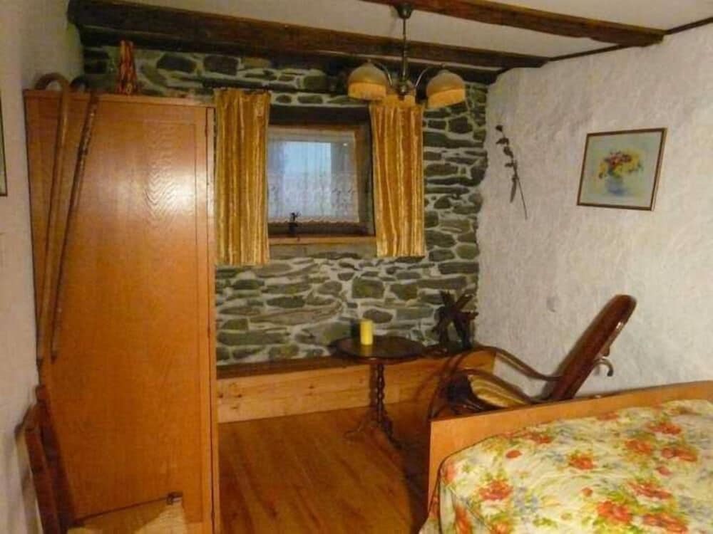 House Full Of Character - 250 Sq.m - Fully Furnished - Oz-en-Oisans