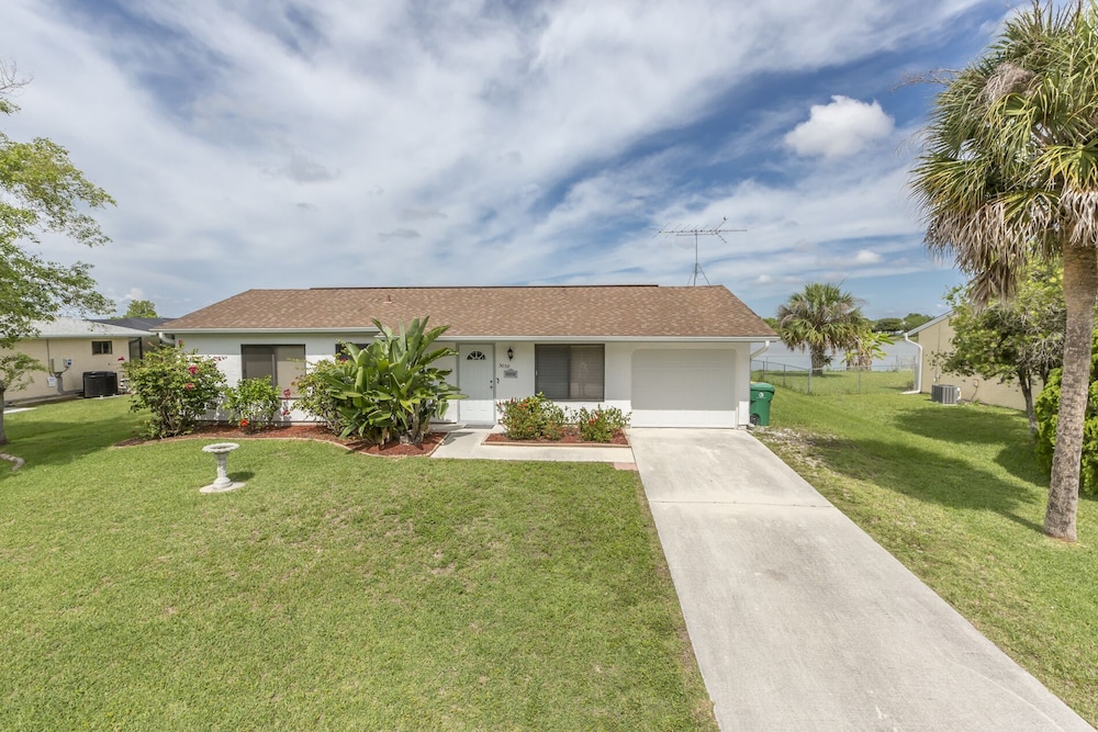 Lakefront Home With A Vista And Pool, Free Wifi, Near The State Natural Preserve - Port Charlotte