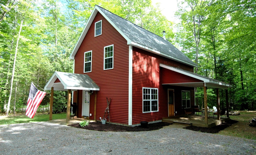 Adk- Kid, Pet, And Eco-friendly Cottage With Nearby Shared Lake Access. - Nova York (estado)