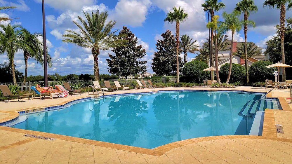 Villa Poolsyde, Beautiful Condo With Best 2nd Floor Pool Views! - Davenport, FL