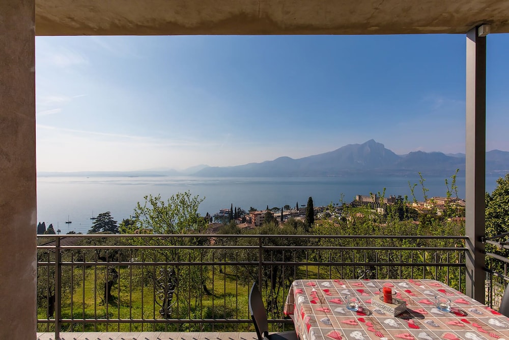 Recently Renovated Apartment, Modern And Elegant, With Lake View! - Garda