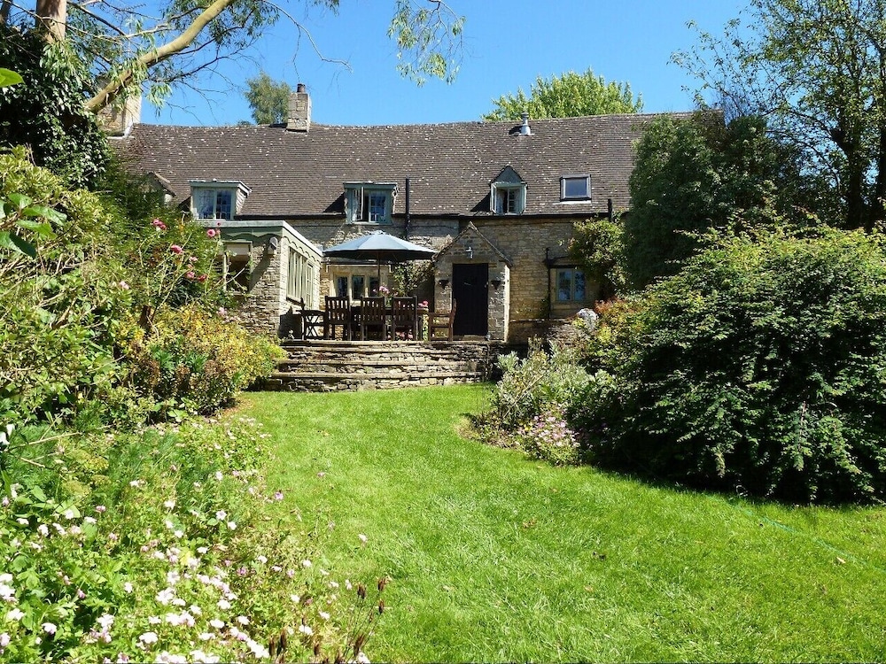 Spacious Historic 17th Century Cotswolds Cottage For All Seasons - Kingham