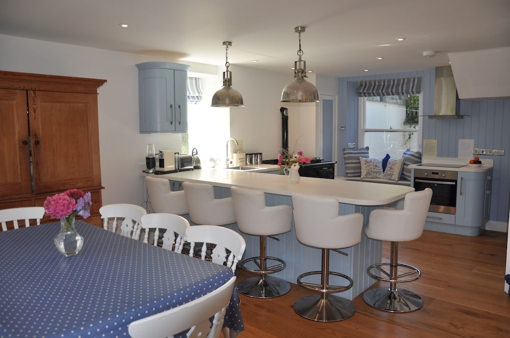 House In Daymer Lane, One Of The Most Exclusive Beachside Lanes In Cornwall- - Padstow