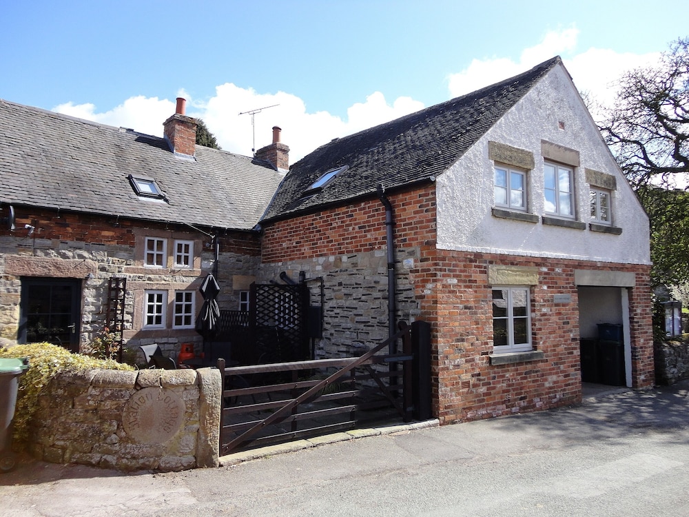 Station Cottage, A Stunning Cottage With A Wealth Of Character And Charm - Derbyshire