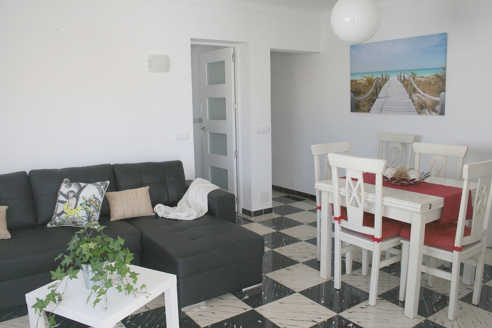 FANTASTIC, 100 METERS FROM THE BEACH - Baleares