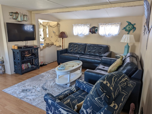 \"Fenwick Island Water Front Vacation  Home At The Beach, With Boat Dock & Ramp\"\" - Bethany Beach, DE