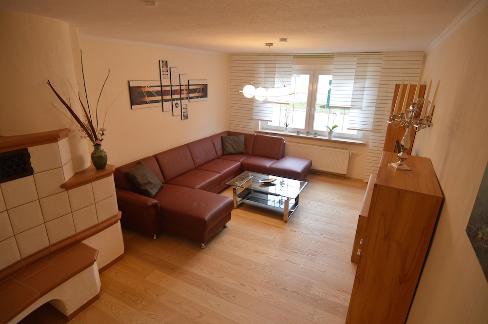 3 Bedrooms, 2 Bathrooms, Spacious Living Room, Wifi, Quiet Location, Modern, Stylish, - Germany