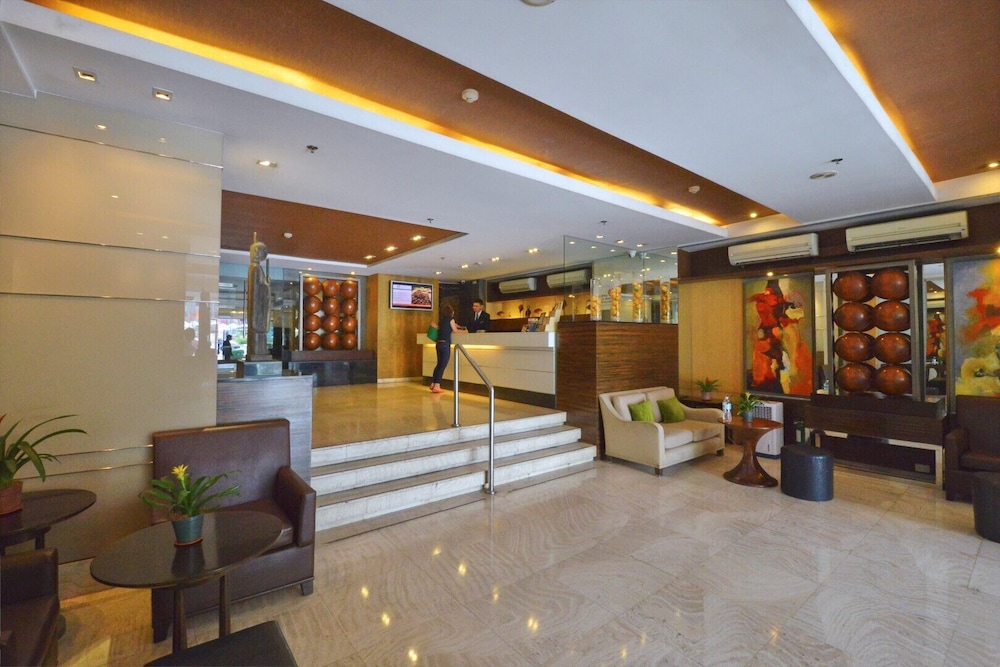 Highly Requested And Reviewed Condo Rental In Makati - Free Wi-fi - Pasay