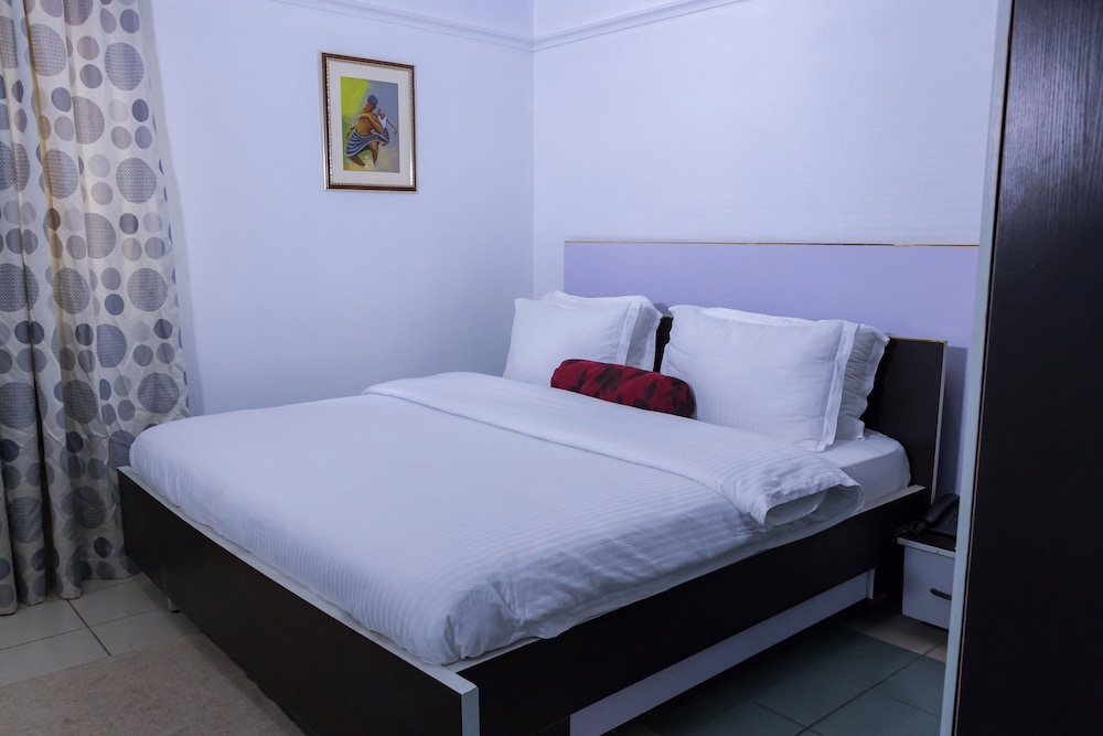 Room In Lodge - Bristlecone Suites And Apartments - Abuja