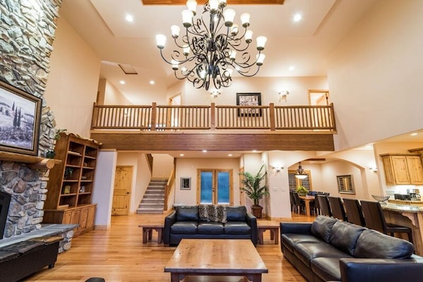 Massive 9 Bedroom Luxury Cabin! Perfect For Reunions And Retreats! - Springdale