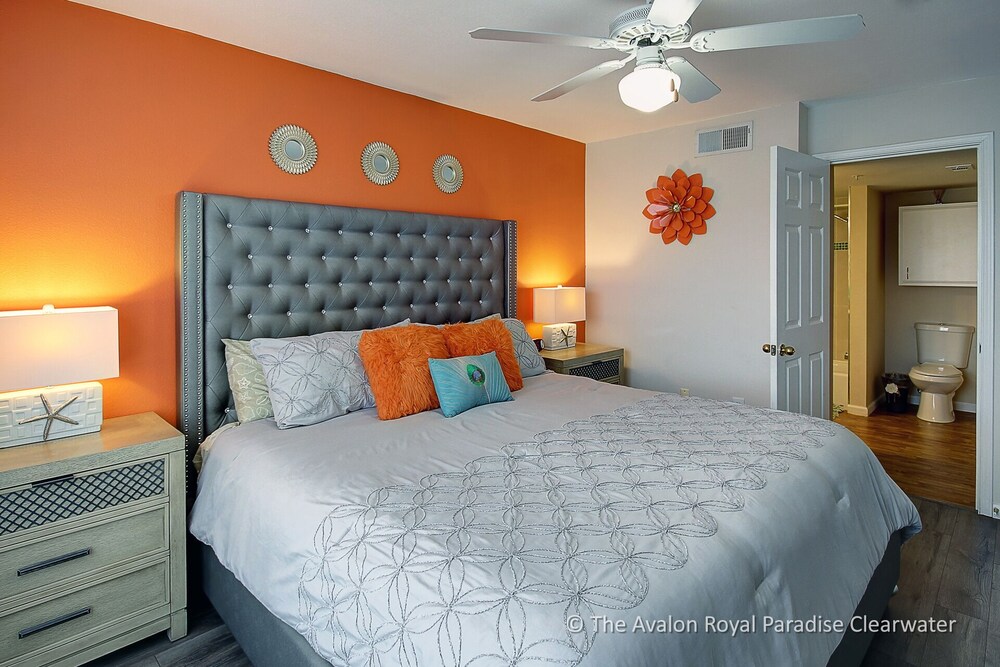 Discover The Avalon Royal Paradise - Your Retreat Near Clearwater Beach! - Safety Harbor, FL