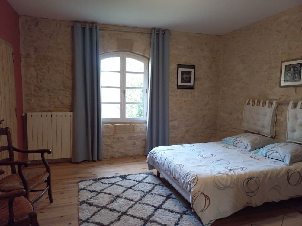 18th C. Post House In Gard Stone, Sleeps 8 To 10. Exceptional - Gard