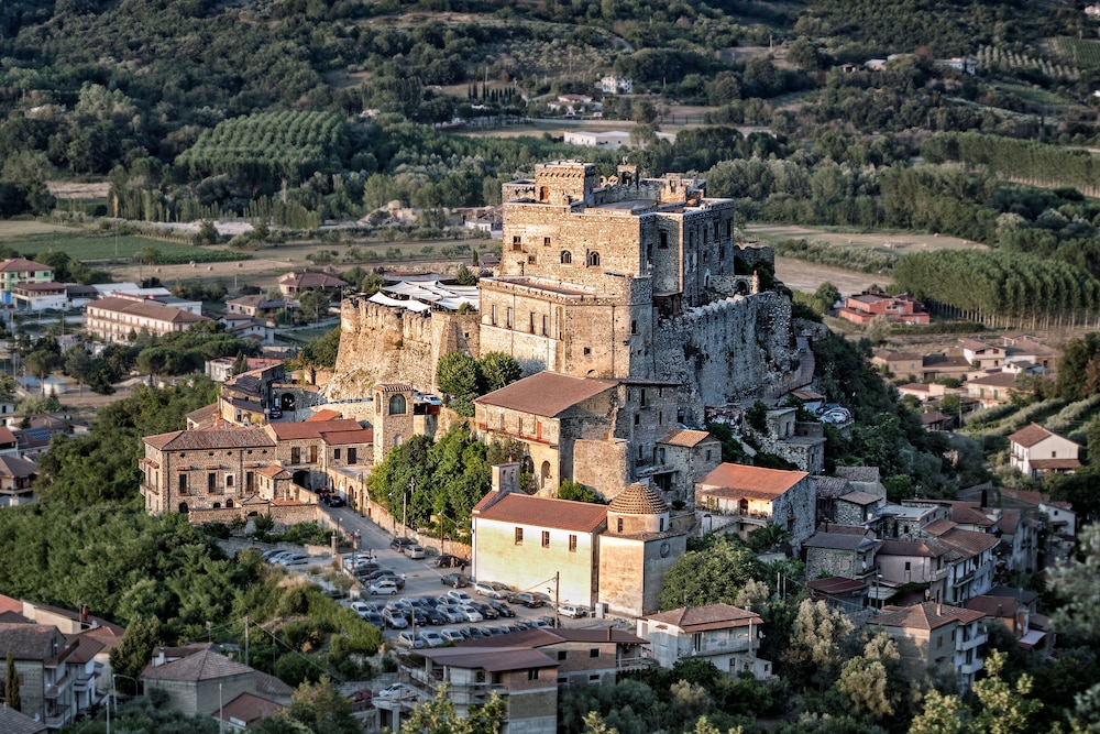 Castello Di Limatola - Provincia di Benevento