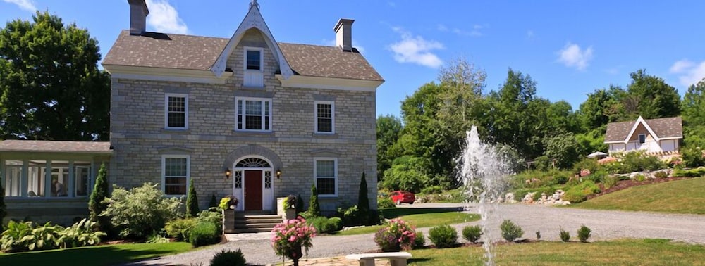 Clyde Hall Bed And Breakfast - Ontario