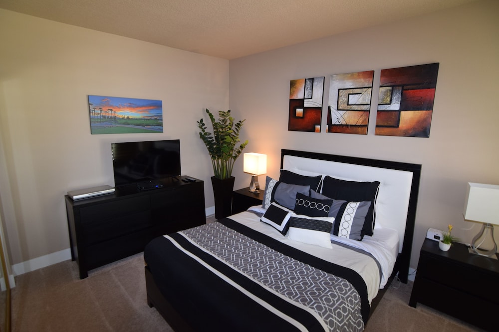 Lake Front On The Golf Course !!! No Taxes For Stay Of 28 Nights Or Longer. - Palm Desert, CA