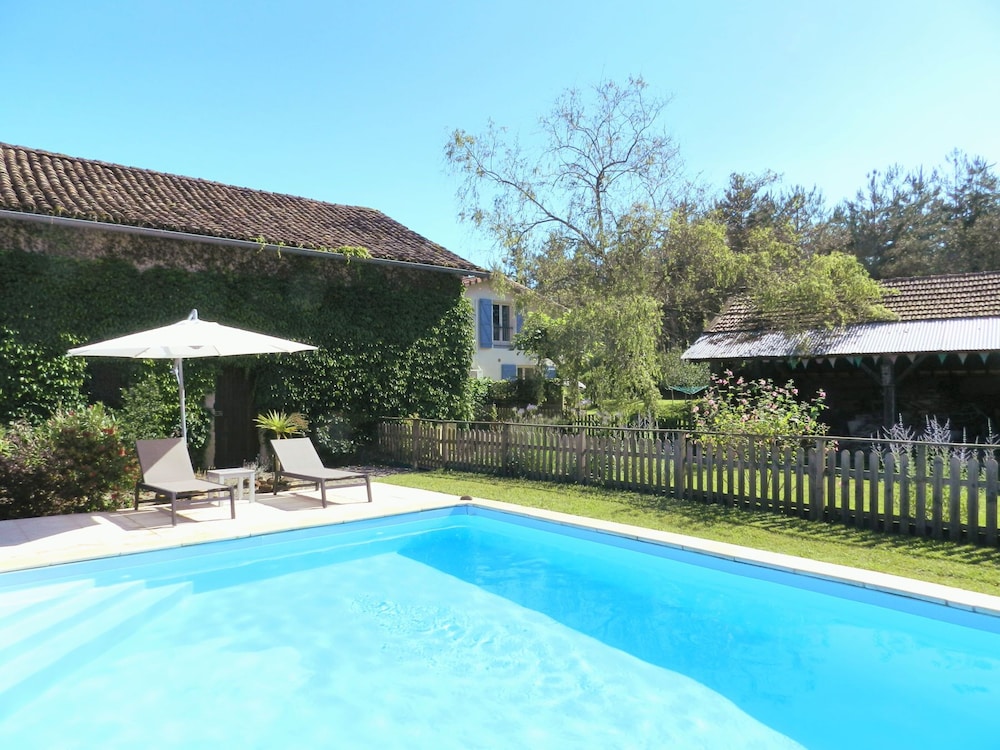 Contemporary Gîte With Solar-heated Pool - Landes